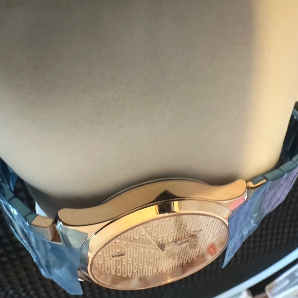 🆕Gucci Women's G-Timeless Rose Gold Watch